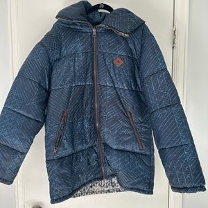 Burton reversible down jacket and the full zip hood.